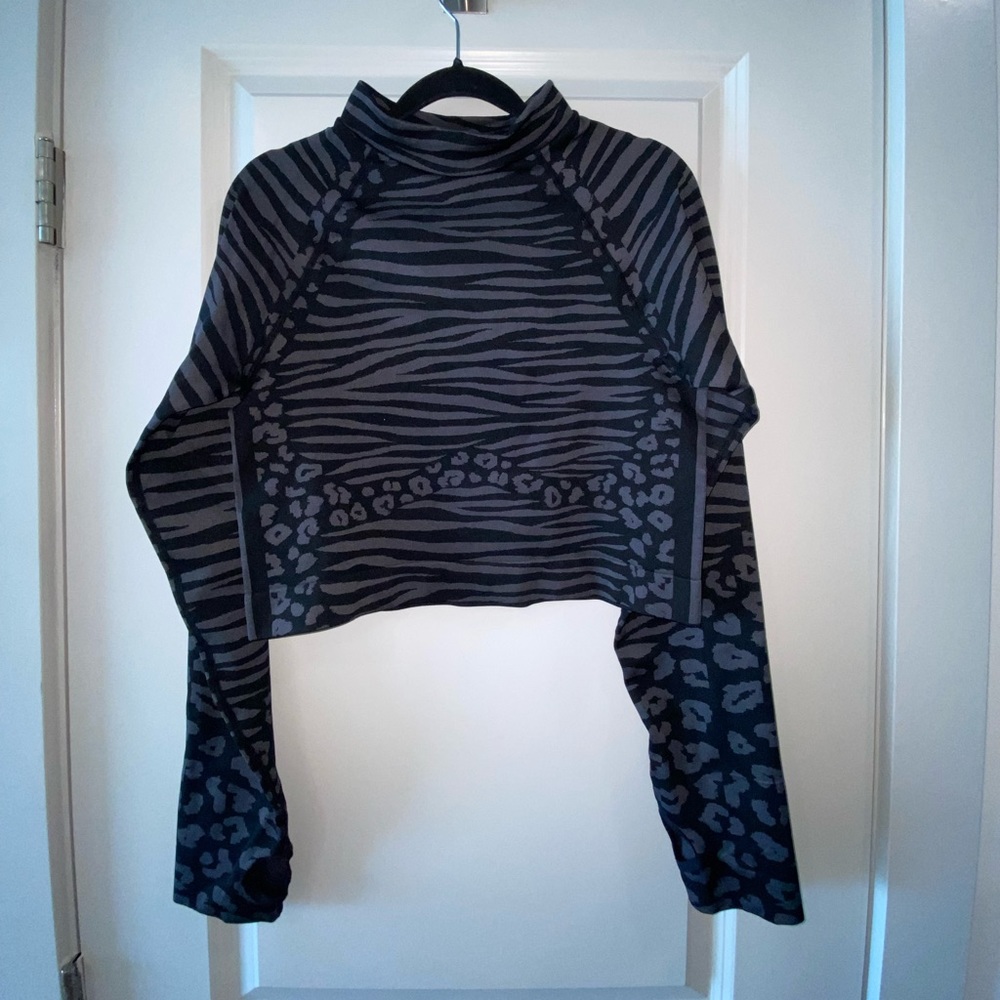 Activewear crop top